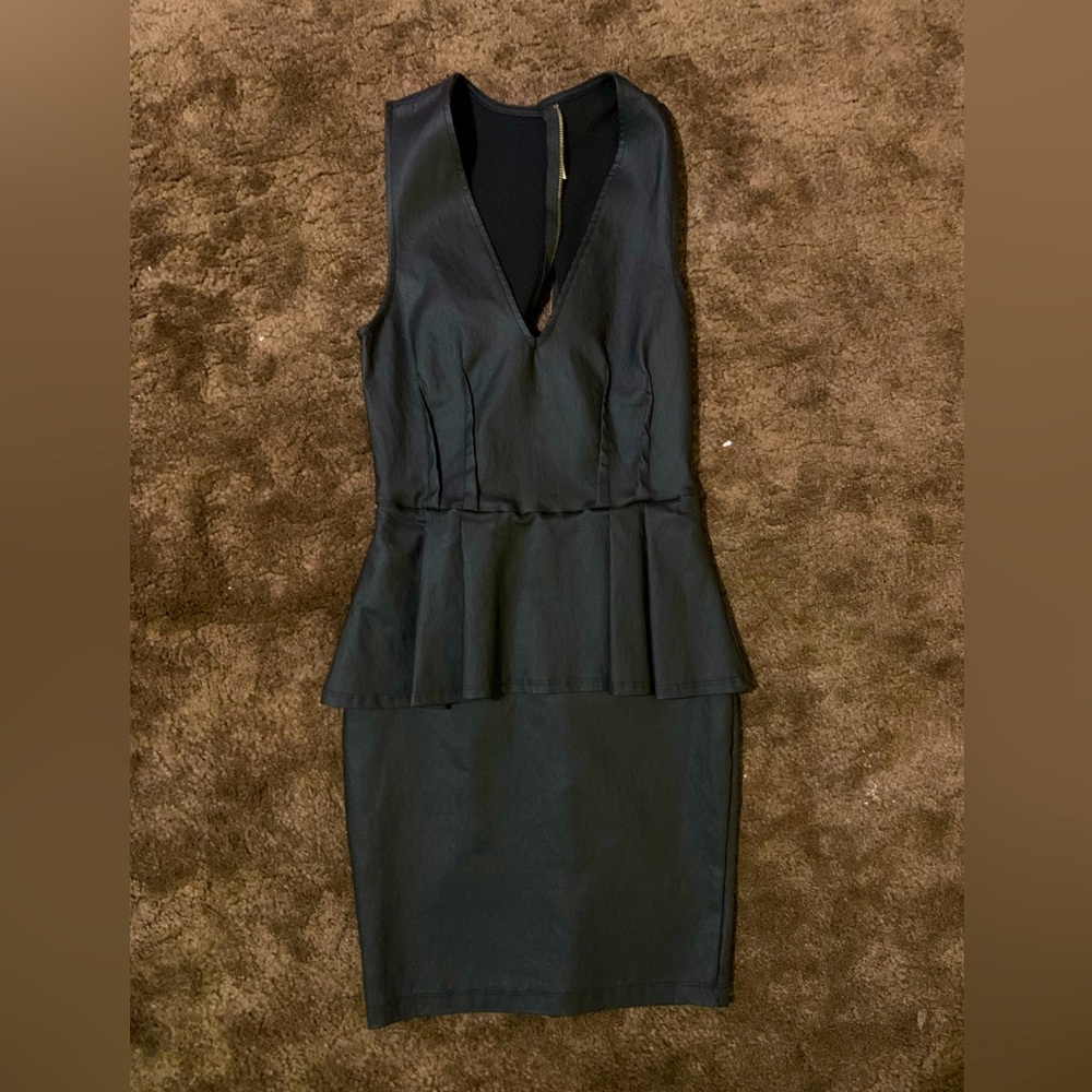 DRESS DEEP V CUT SKIRT ADDITIONAL